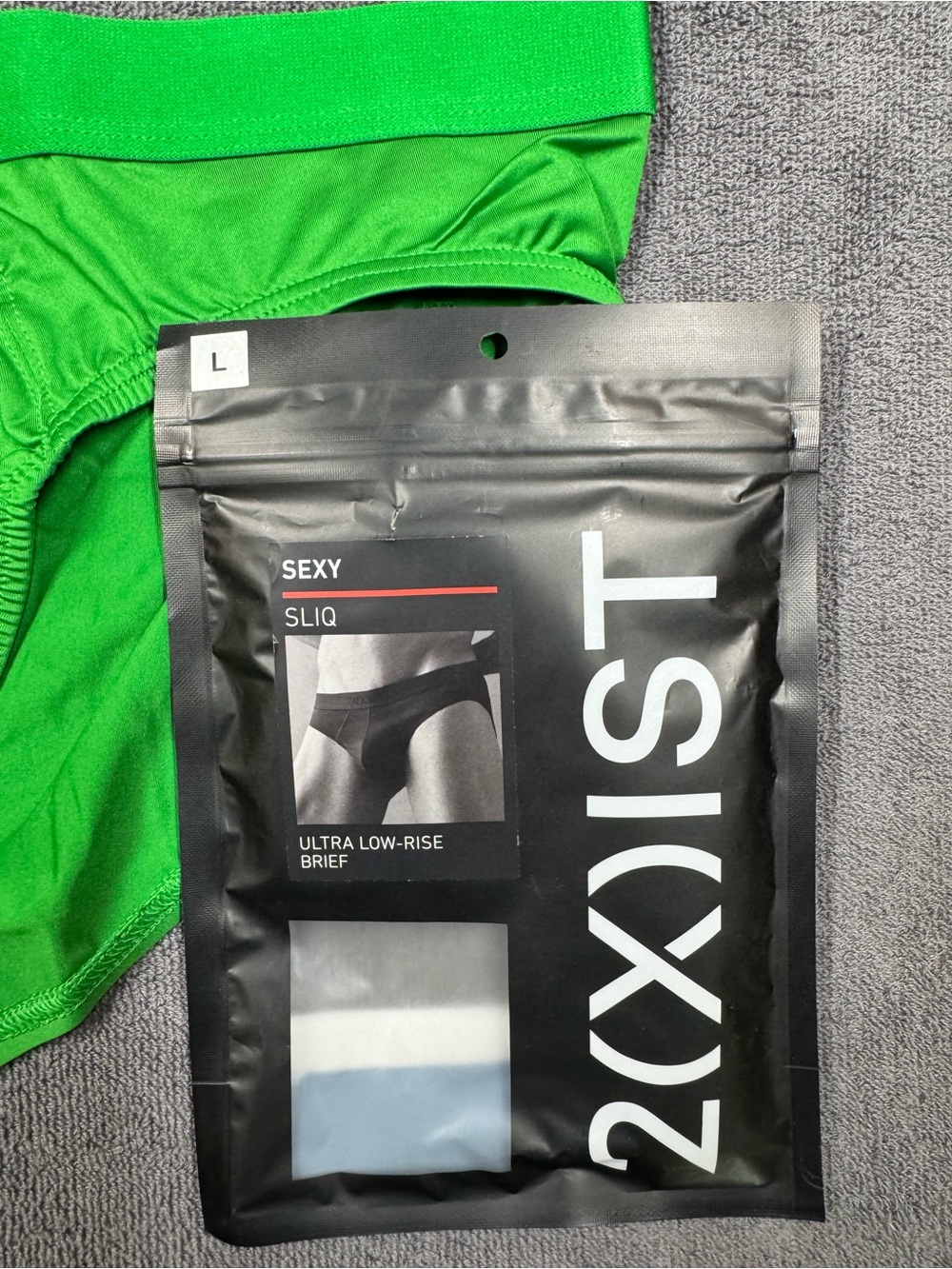 2xist Men’s Sliq Micro Bright Green Low-Rise Briefs - Picture 2 of 3